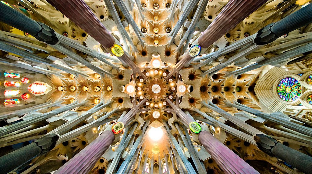 کلیسای ساگرادا فامیلیا، جاذبه شگفت انگیز بارسلونا