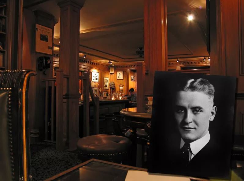 Bar Hemingway - کافه‌های پاریس