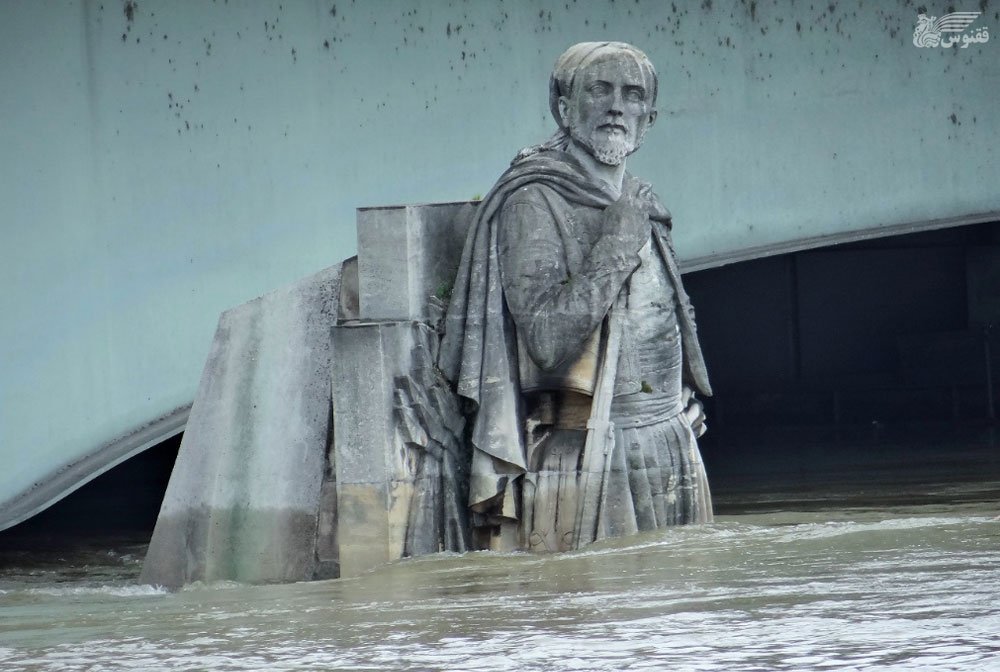 مجسمه Zouave در Pont de l'Alma