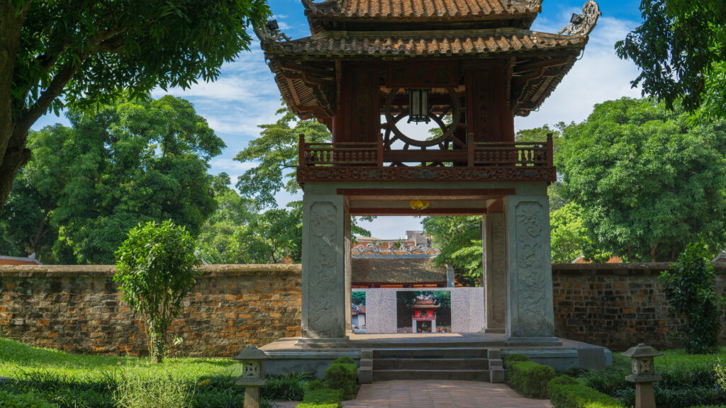 10 روز ویتنام (EK2302) 10 روز ویتنام (EK2302)