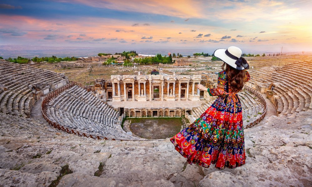 سفر به یونان؛ سرزمین خورشید، افسانه‌ها و دریای لاجوردی