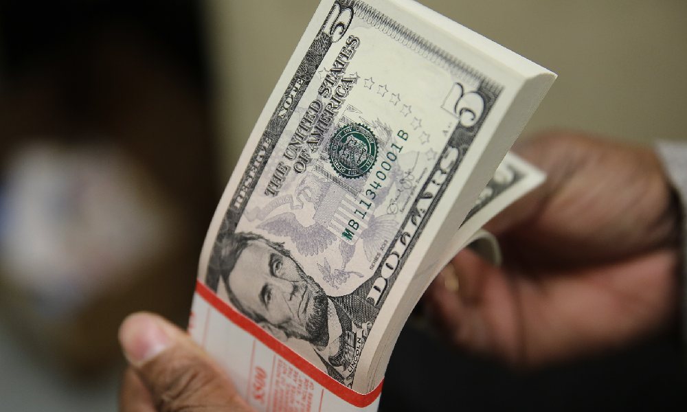 دلار یا یوان؛ بهترین ارز برای سفر به چین کدام است؟