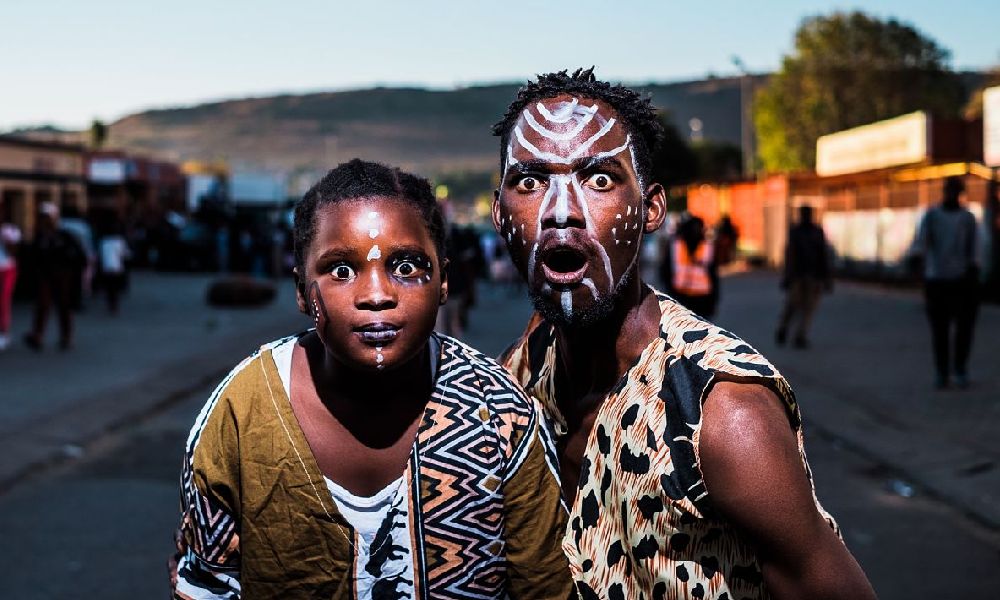 ملت چندزبانه با میراث تاریخی غنی