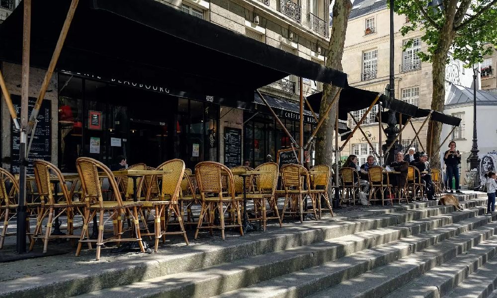 3- بیتوجهی به ساعات کاری متفاوت