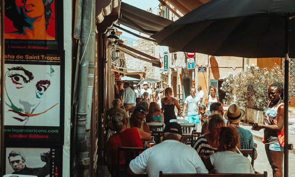 9- بیتوجهی به قوانین عبور و مرور