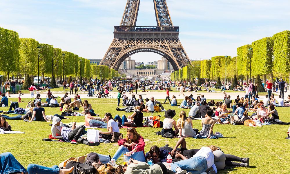 7- نادیده گرفتن آبوهوای متغیر پاریس