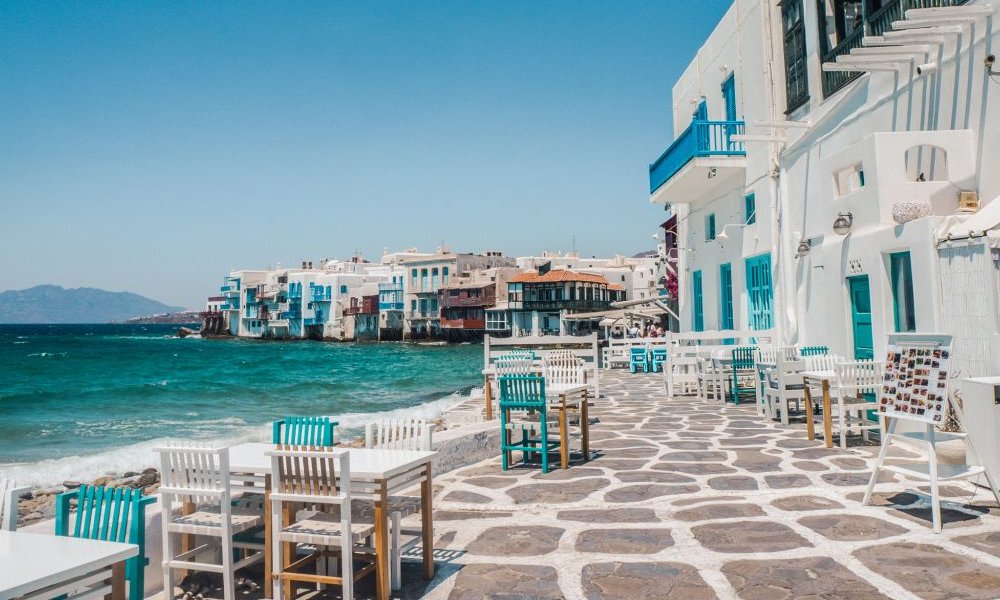 تفاوت سانتورینی و میکونوس؛ زیبایی و حالوهوا