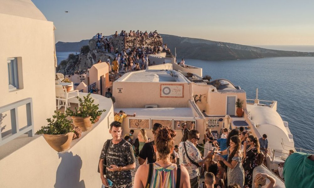 تفاوت سانتورینی و میکونوس؛ زندگی شبانه فعال